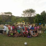 eine kleine(!!) Familienzusammenkunft zum Zwecke des Tamales-Vorbereitens eine kleine(!!) Familienzusammenkunft zum Zwecke des Tamales-Vorbereitens