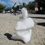 JA, bei uns gibt es auch Schneemänner die sind nur ein wenig kleiner als ihre Artgenossen im fernen Deutschland