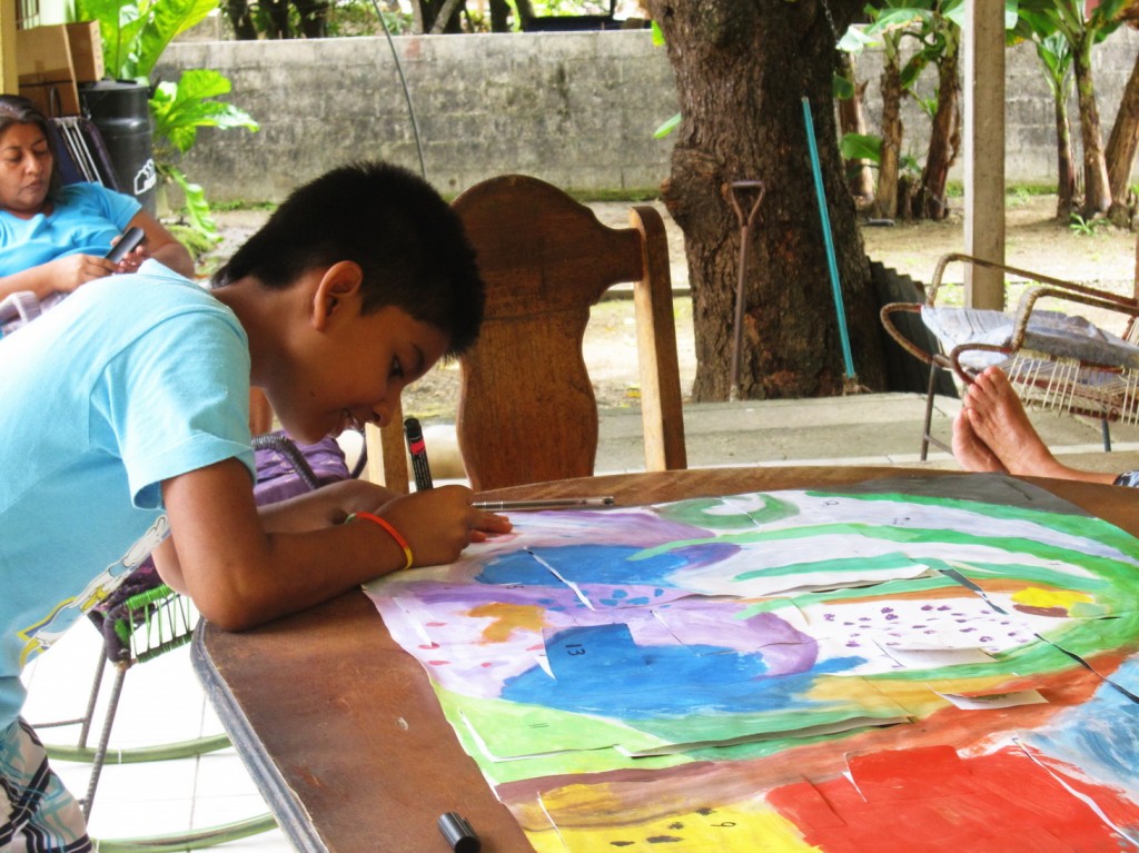 Elber erklärt sich dazu bereit, die Zahlen auf die Türchen zu schreiben